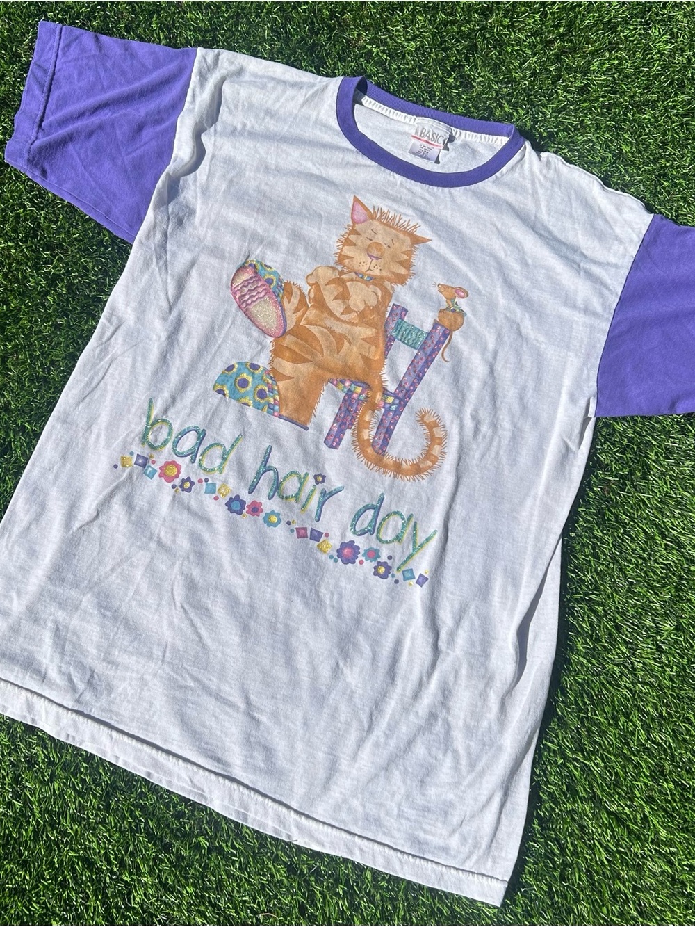Vintage'Bad Hair Day' Cat Graphic Tee - Purple & White